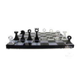 Set scacchiera in plexiglass nero e trasparente in stile moderno