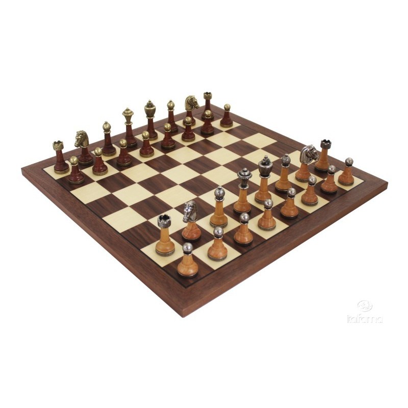 Set scacchiera in noce e acero e scacchi in metallo e legno Classico
