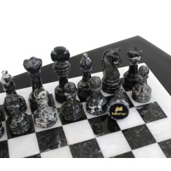 set scacchiera in marmo bianco e nero