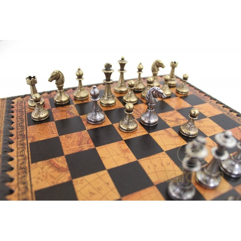 Set scacchiera similpelle e scacchi metallo